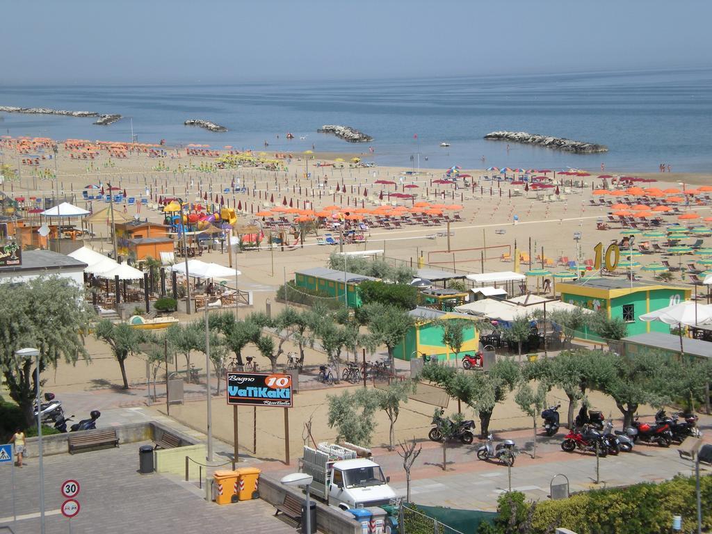 Hotel Villa Dei Gerani Rimini Exterior photo